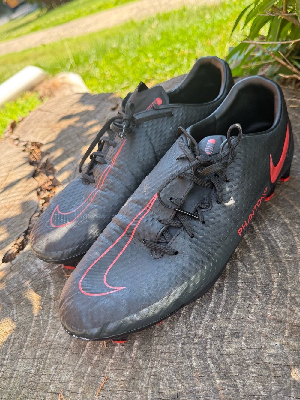NIKE PHANTOM GT Black Red Soccer Cleats Mens Size 9.5